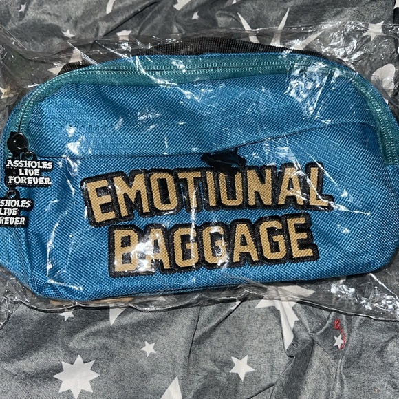 NIB ALF Fanny Pack in Blue and Gray! Emotional Baggage! Use as a crossbody too! - Picture 5 of 6